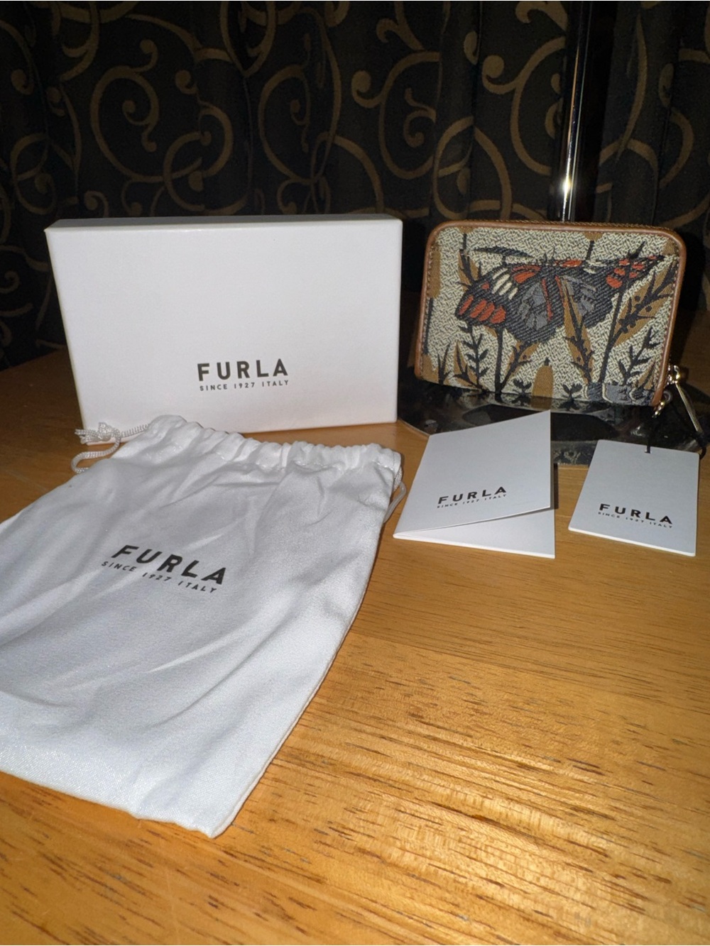 Furla Opportunity M Zip Around Wallet 
NEW WITH TAGS full inclusion.